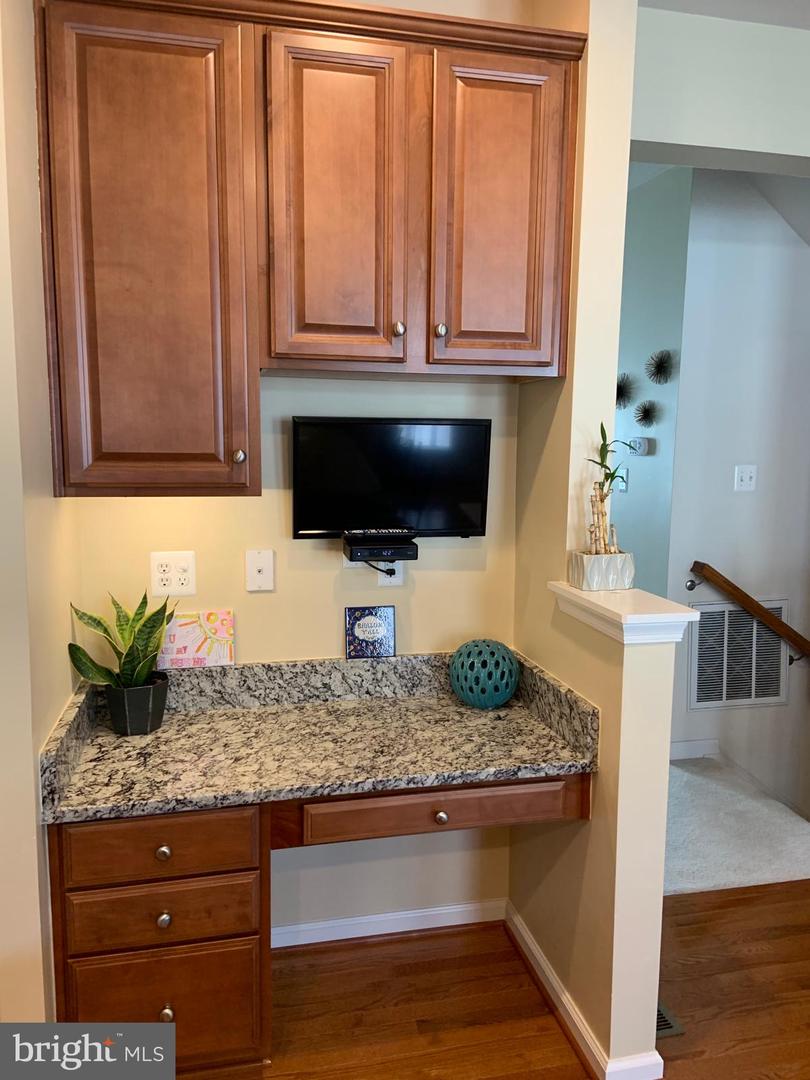 7012 TREK WAY, GAINESVILLE, Virginia 20155, 3 Bedrooms Bedrooms, ,2 BathroomsBathrooms,Residential,For sale,7012 TREK WAY,VAPW2101780 MLS # VAPW2101780