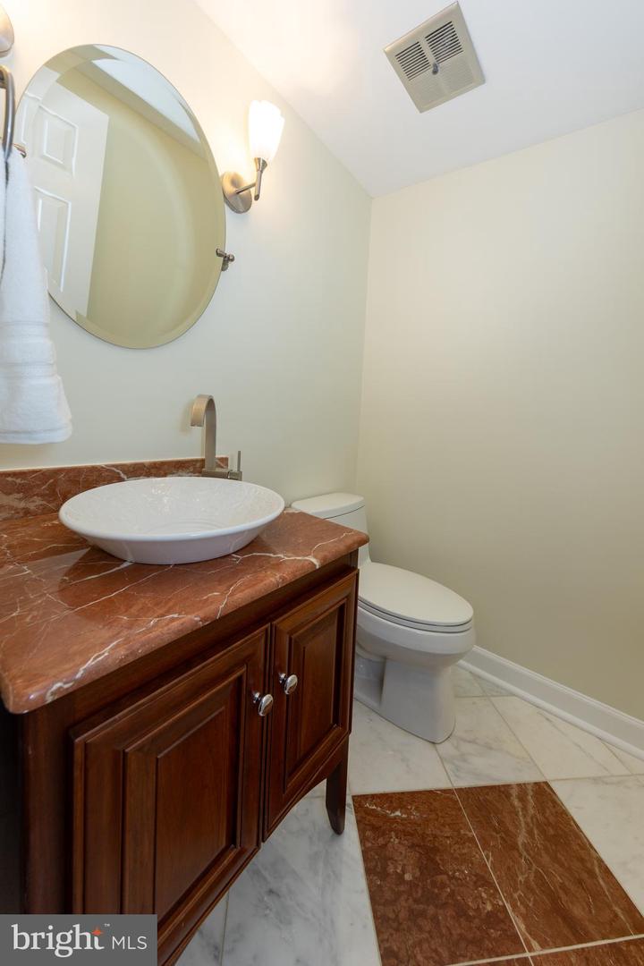 7706 WOODSHADE CT, FAIRFAX STATION, Virginia 22039, 5 Bedrooms Bedrooms, ,3 BathroomsBathrooms,Residential,For sale,7706 WOODSHADE CT,VAFX2262610 MLS # VAFX2262610