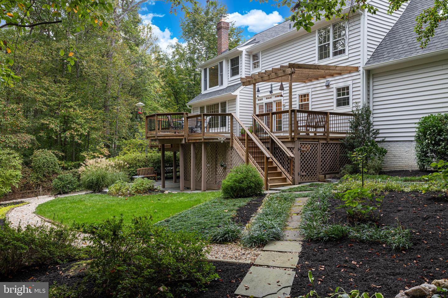 7706 WOODSHADE CT, FAIRFAX STATION, Virginia 22039, 5 Bedrooms Bedrooms, ,3 BathroomsBathrooms,Residential,For sale,7706 WOODSHADE CT,VAFX2262610 MLS # VAFX2262610