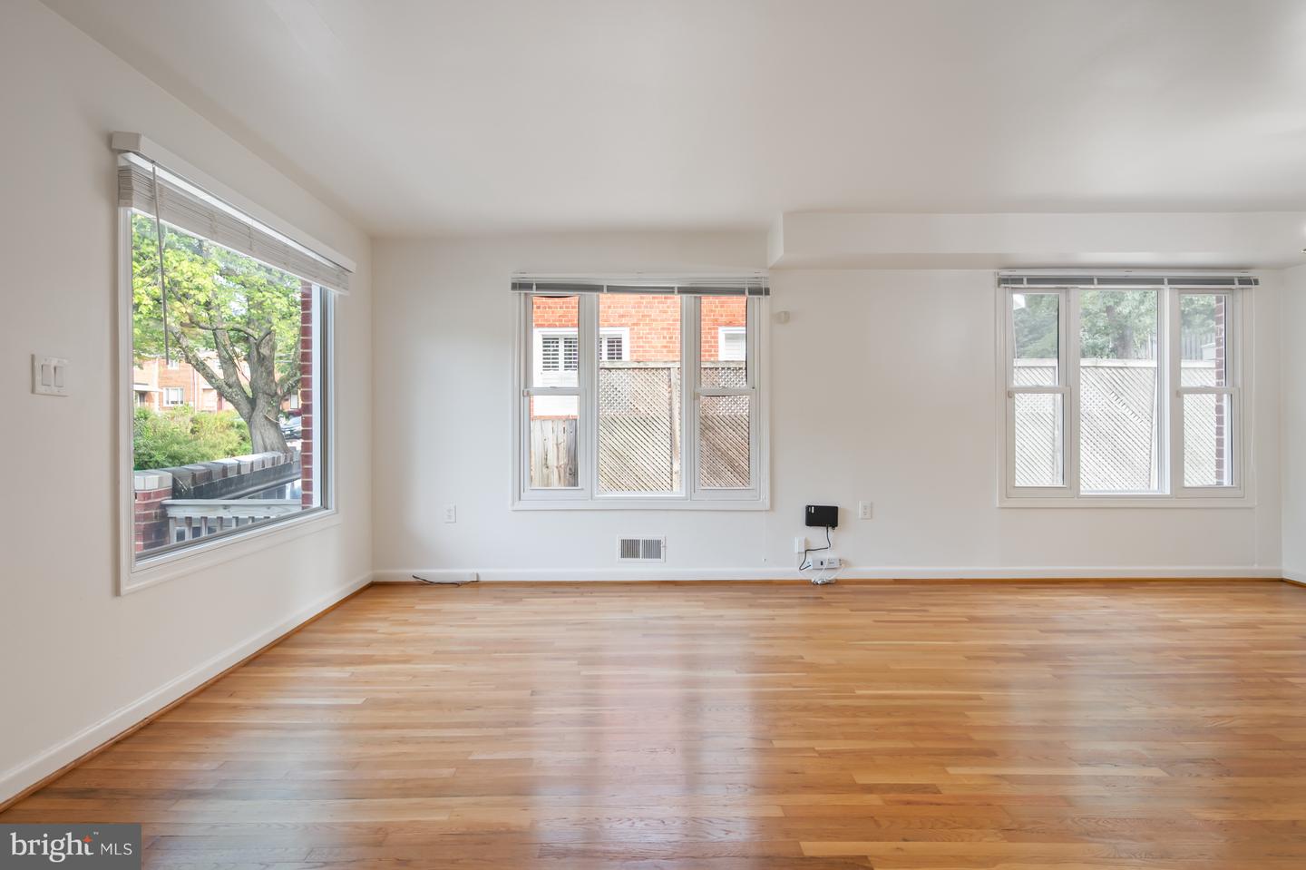 133 E TAYLOR RUN PKWY, ALEXANDRIA, Virginia 22314, 3 Bedrooms Bedrooms, ,2 BathroomsBathrooms,Residential,For sale,133 E TAYLOR RUN PKWY,VAAX2048932 MLS # VAAX2048932