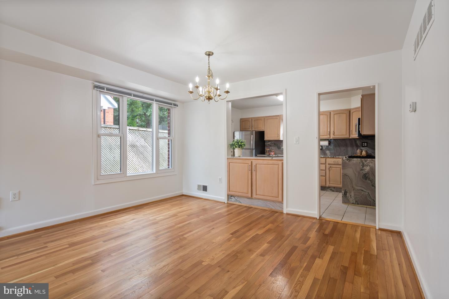 133 E TAYLOR RUN PKWY, ALEXANDRIA, Virginia 22314, 3 Bedrooms Bedrooms, ,2 BathroomsBathrooms,Residential,For sale,133 E TAYLOR RUN PKWY,VAAX2048932 MLS # VAAX2048932