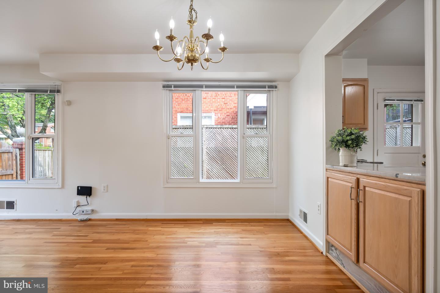 133 E TAYLOR RUN PKWY, ALEXANDRIA, Virginia 22314, 3 Bedrooms Bedrooms, ,2 BathroomsBathrooms,Residential,For sale,133 E TAYLOR RUN PKWY,VAAX2048932 MLS # VAAX2048932