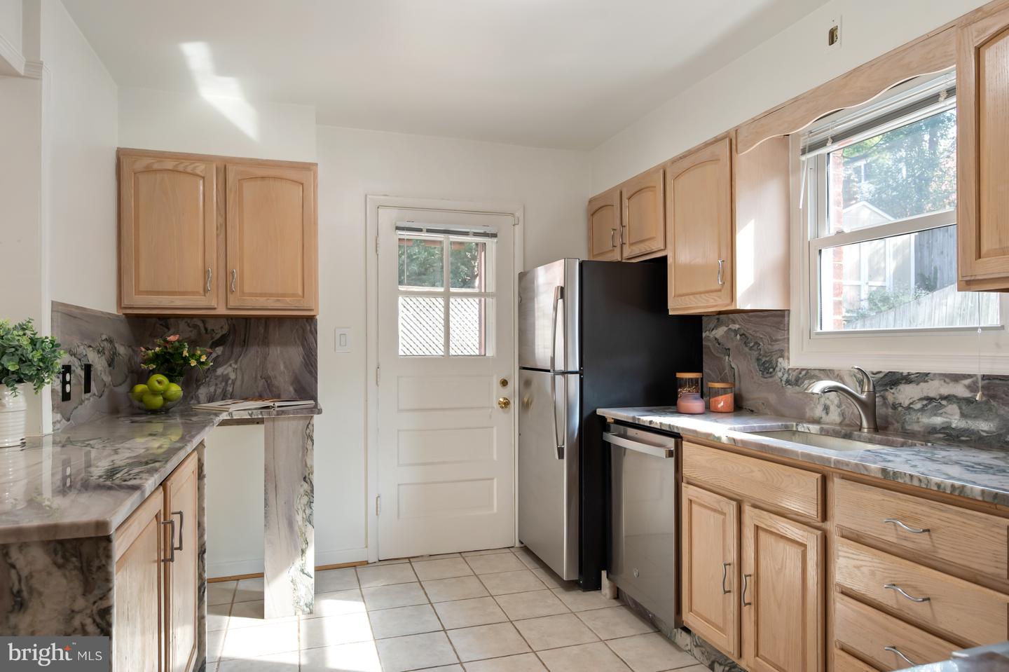 133 E TAYLOR RUN PKWY, ALEXANDRIA, Virginia 22314, 3 Bedrooms Bedrooms, ,2 BathroomsBathrooms,Residential,For sale,133 E TAYLOR RUN PKWY,VAAX2048932 MLS # VAAX2048932