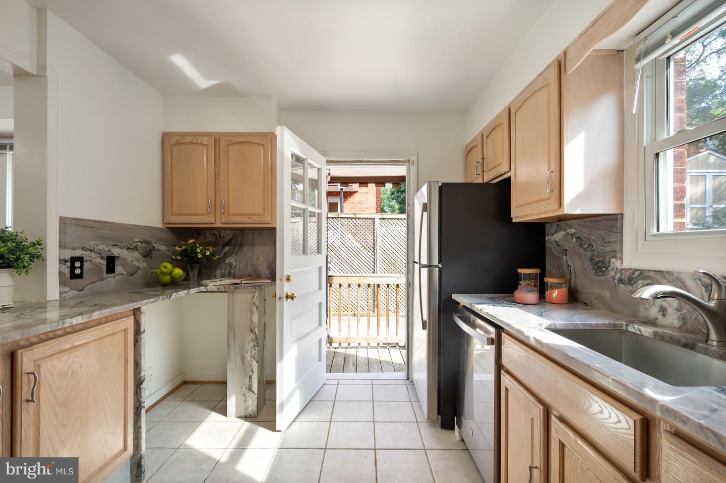 133 E TAYLOR RUN PKWY, ALEXANDRIA, Virginia 22314, 3 Bedrooms Bedrooms, ,2 BathroomsBathrooms,Residential,For sale,133 E TAYLOR RUN PKWY,VAAX2048932 MLS # VAAX2048932