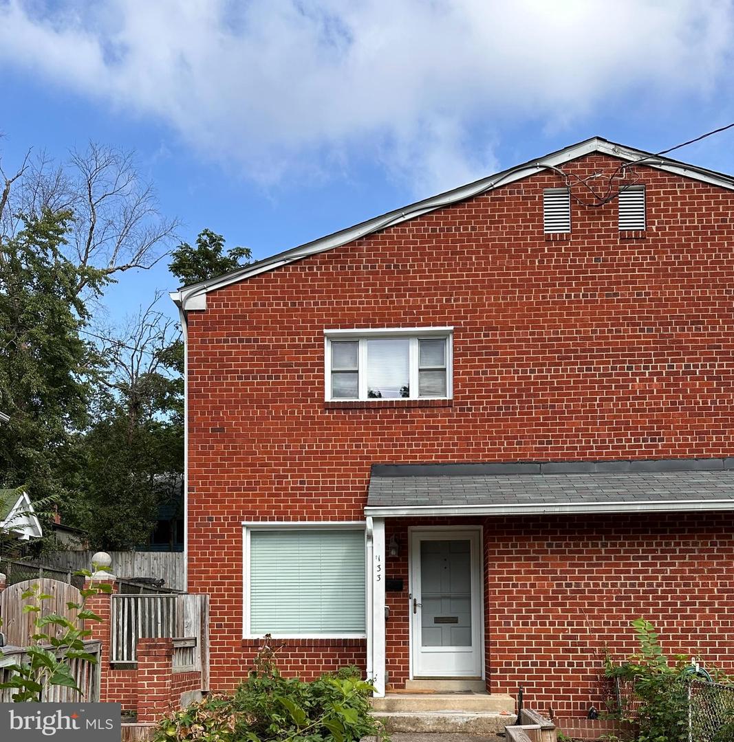 133 E TAYLOR RUN PKWY, ALEXANDRIA, Virginia 22314, 3 Bedrooms Bedrooms, ,2 BathroomsBathrooms,Residential,For sale,133 E TAYLOR RUN PKWY,VAAX2048932 MLS # VAAX2048932