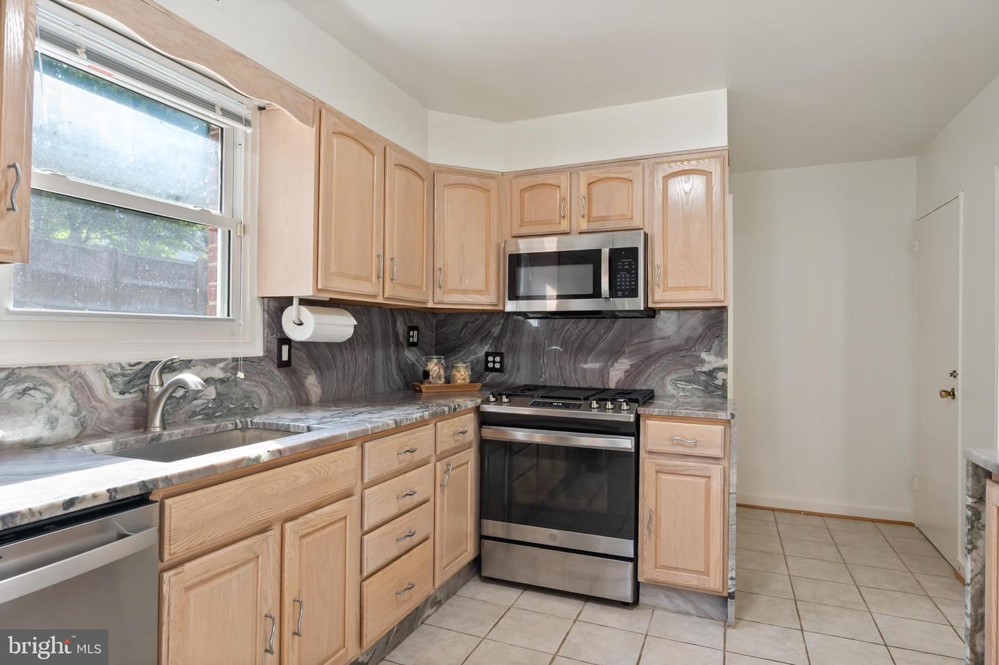 133 E TAYLOR RUN PKWY, ALEXANDRIA, Virginia 22314, 3 Bedrooms Bedrooms, ,2 BathroomsBathrooms,Residential,For sale,133 E TAYLOR RUN PKWY,VAAX2048932 MLS # VAAX2048932