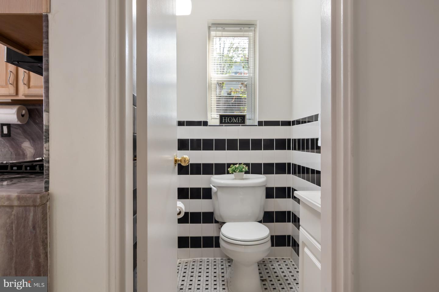 133 E TAYLOR RUN PKWY, ALEXANDRIA, Virginia 22314, 3 Bedrooms Bedrooms, ,2 BathroomsBathrooms,Residential,For sale,133 E TAYLOR RUN PKWY,VAAX2048932 MLS # VAAX2048932