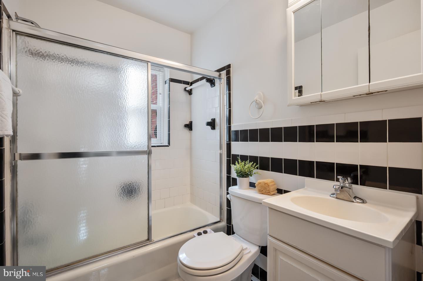 133 E TAYLOR RUN PKWY, ALEXANDRIA, Virginia 22314, 3 Bedrooms Bedrooms, ,2 BathroomsBathrooms,Residential,For sale,133 E TAYLOR RUN PKWY,VAAX2048932 MLS # VAAX2048932