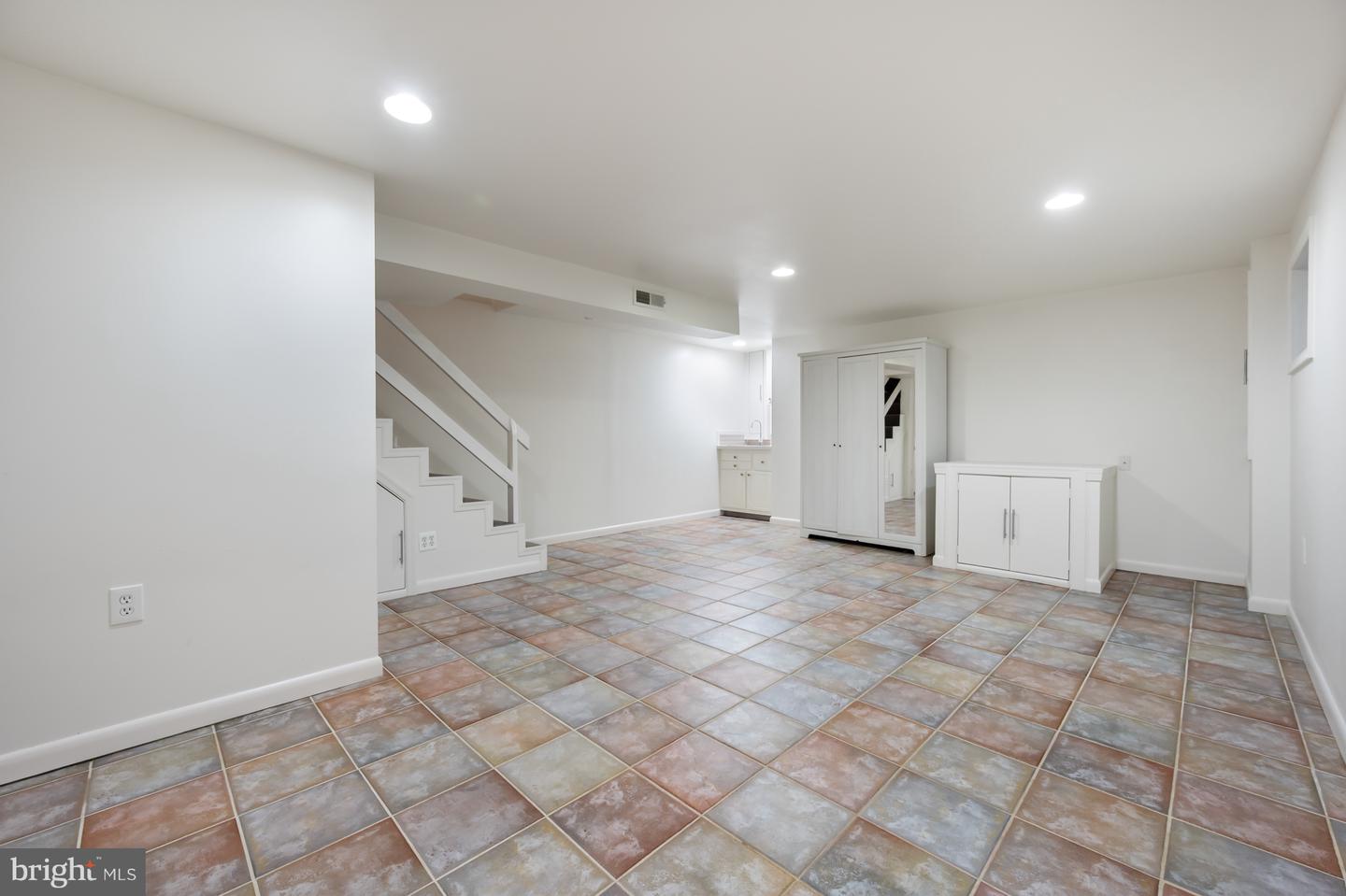 133 E TAYLOR RUN PKWY, ALEXANDRIA, Virginia 22314, 3 Bedrooms Bedrooms, ,2 BathroomsBathrooms,Residential,For sale,133 E TAYLOR RUN PKWY,VAAX2048932 MLS # VAAX2048932