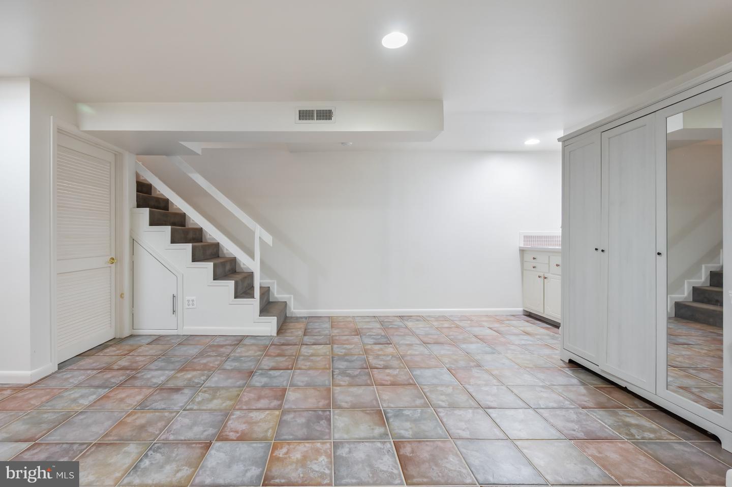 133 E TAYLOR RUN PKWY, ALEXANDRIA, Virginia 22314, 3 Bedrooms Bedrooms, ,2 BathroomsBathrooms,Residential,For sale,133 E TAYLOR RUN PKWY,VAAX2048932 MLS # VAAX2048932