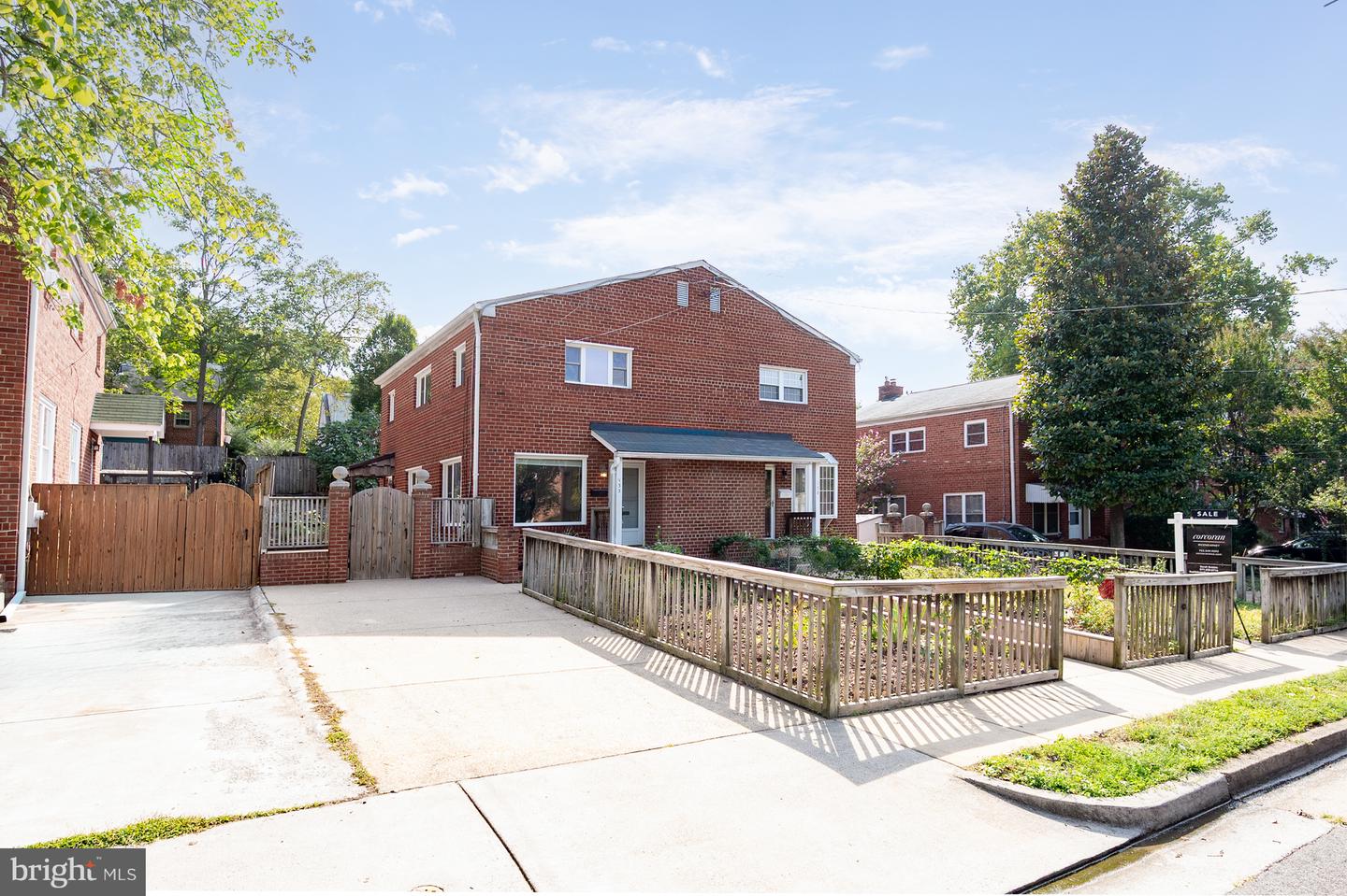 133 E TAYLOR RUN PKWY, ALEXANDRIA, Virginia 22314, 3 Bedrooms Bedrooms, ,2 BathroomsBathrooms,Residential,For sale,133 E TAYLOR RUN PKWY,VAAX2048932 MLS # VAAX2048932