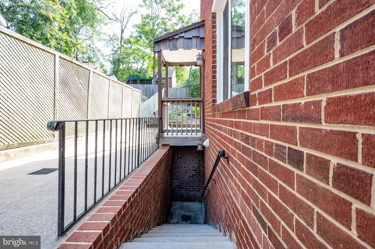133 E TAYLOR RUN PKWY, ALEXANDRIA, Virginia 22314, 3 Bedrooms Bedrooms, ,2 BathroomsBathrooms,Residential,For sale,133 E TAYLOR RUN PKWY,VAAX2048932 MLS # VAAX2048932