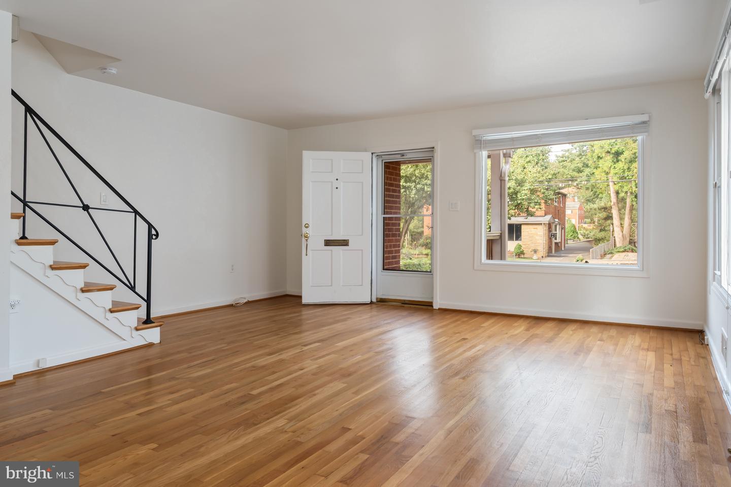 133 E TAYLOR RUN PKWY, ALEXANDRIA, Virginia 22314, 3 Bedrooms Bedrooms, ,2 BathroomsBathrooms,Residential,For sale,133 E TAYLOR RUN PKWY,VAAX2048932 MLS # VAAX2048932