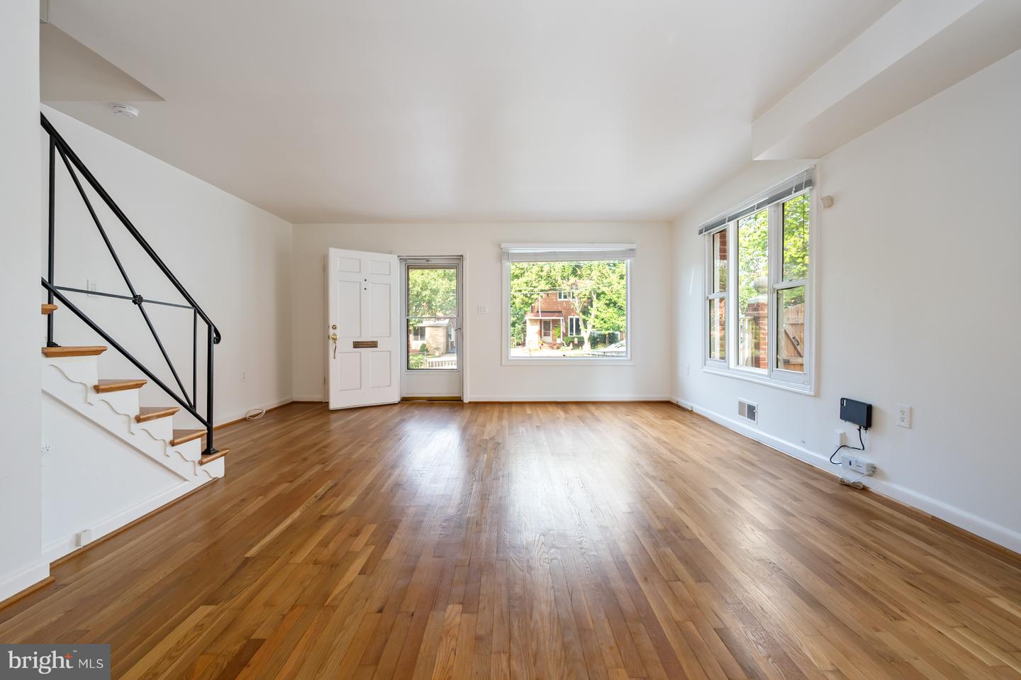 133 E TAYLOR RUN PKWY, ALEXANDRIA, Virginia 22314, 3 Bedrooms Bedrooms, ,2 BathroomsBathrooms,Residential,For sale,133 E TAYLOR RUN PKWY,VAAX2048932 MLS # VAAX2048932