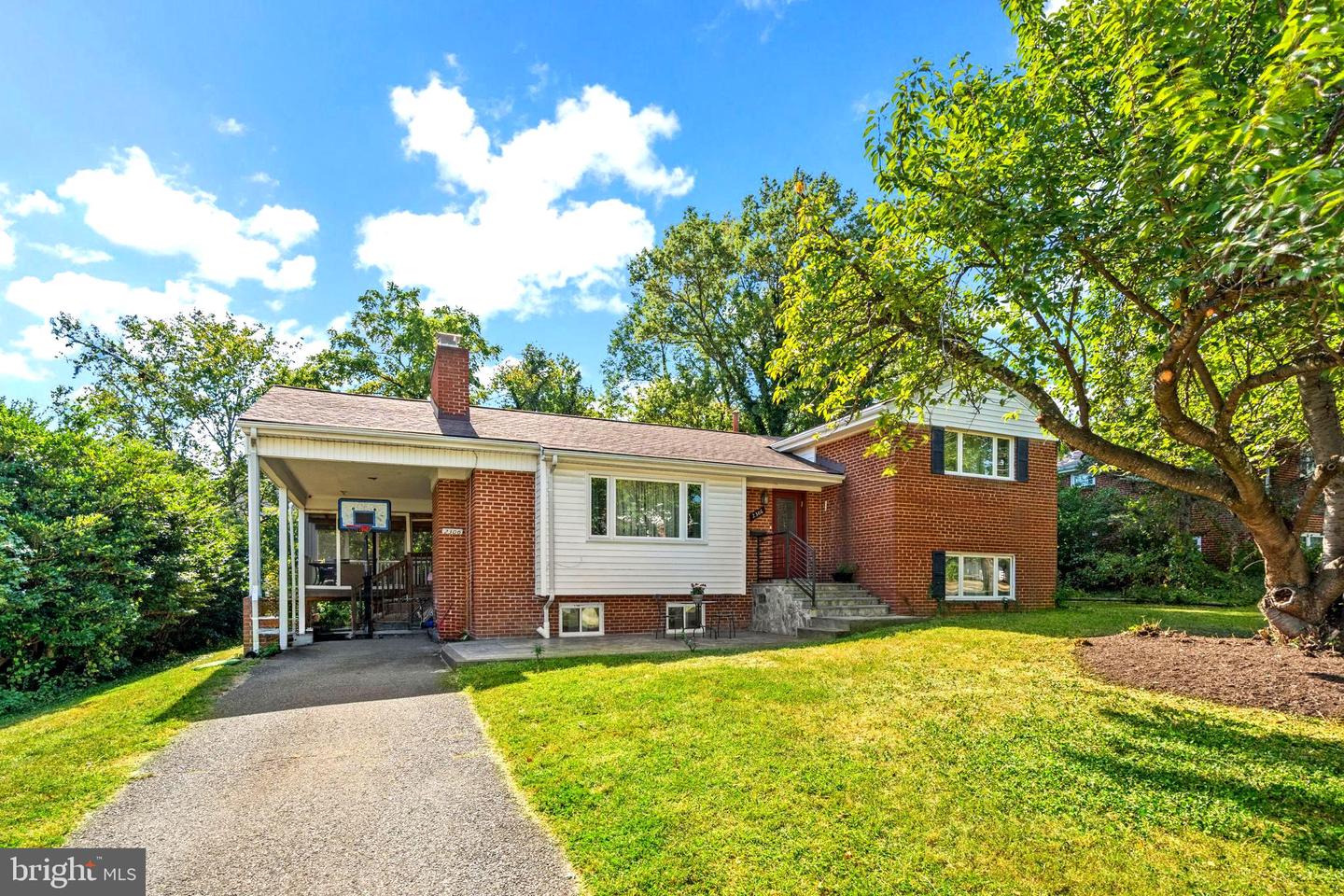 2306 BARBOUR RD, FALLS CHURCH, Virginia 22043, 4 Bedrooms Bedrooms, ,2 BathroomsBathrooms,Residential,For sale,2306 BARBOUR RD,VAFX2263188 MLS # VAFX2263188