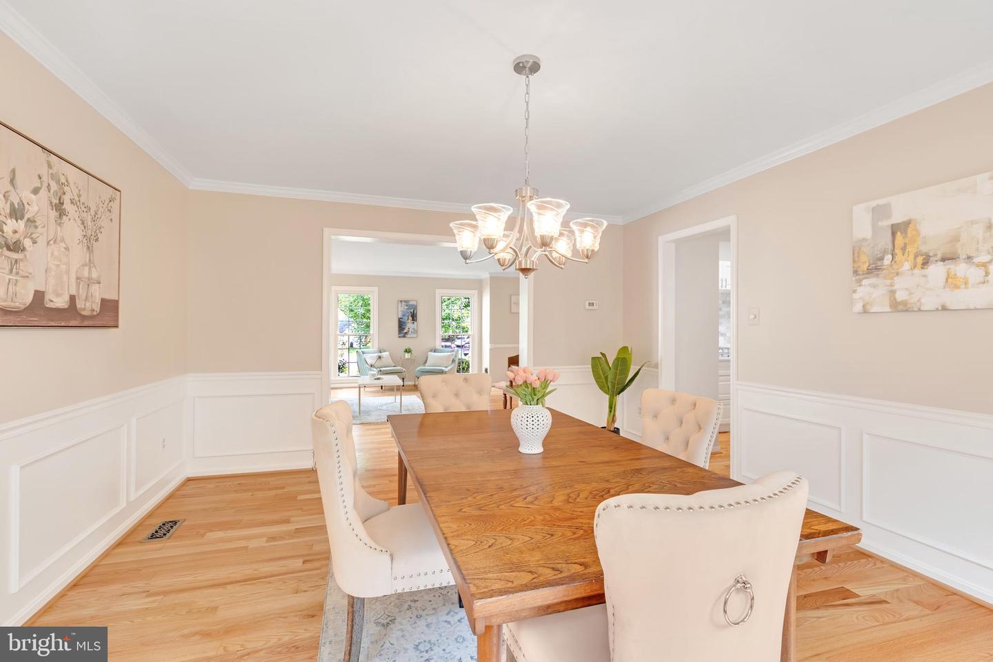 8106 OAK HOLLOW CT, FAIRFAX STATION, Virginia 22039, 5 Bedrooms Bedrooms, ,3 BathroomsBathrooms,Residential,For sale,8106 OAK HOLLOW CT,VAFX2263560 MLS # VAFX2263560