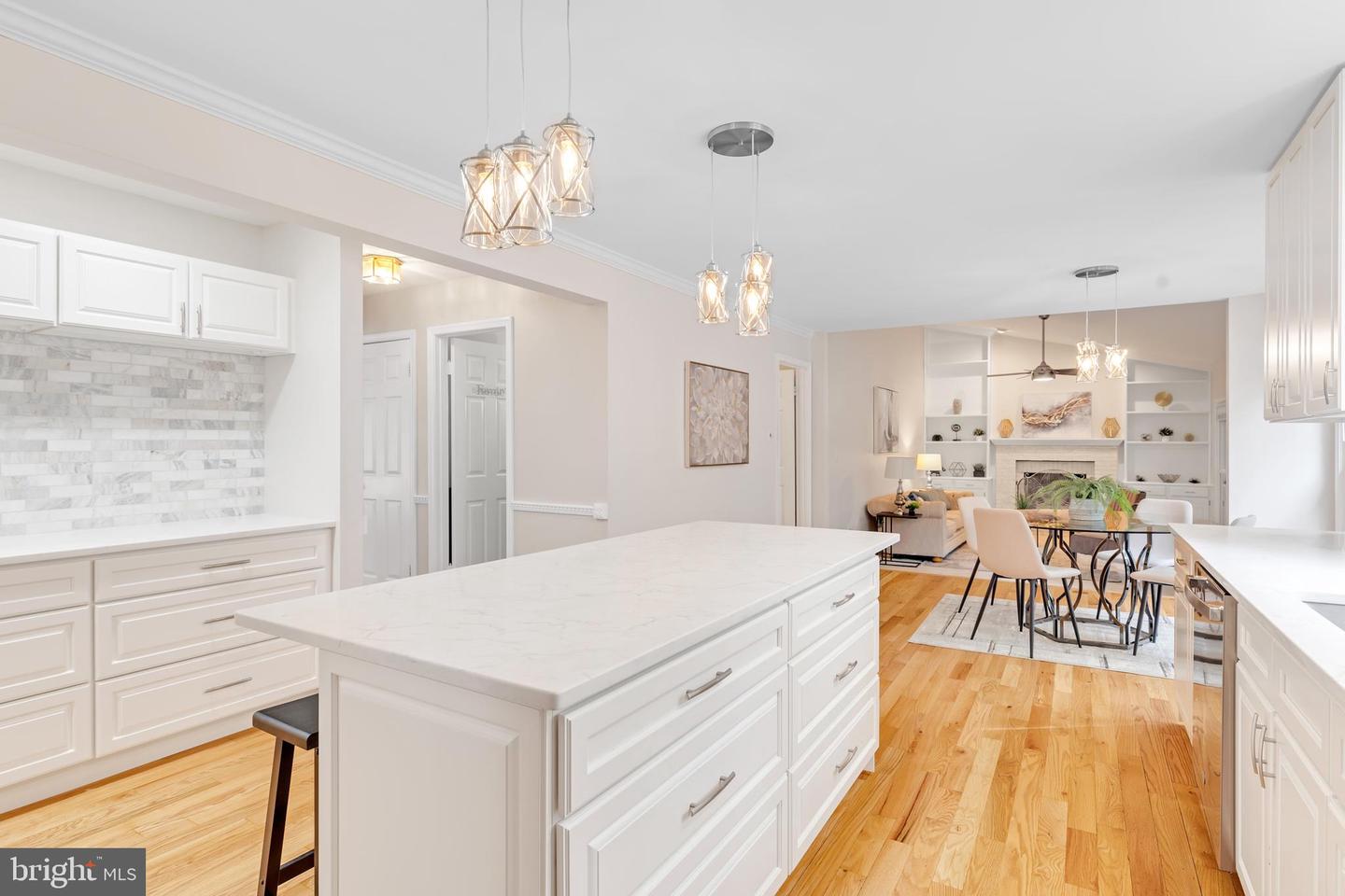 8106 OAK HOLLOW CT, FAIRFAX STATION, Virginia 22039, 5 Bedrooms Bedrooms, ,3 BathroomsBathrooms,Residential,For sale,8106 OAK HOLLOW CT,VAFX2263560 MLS # VAFX2263560