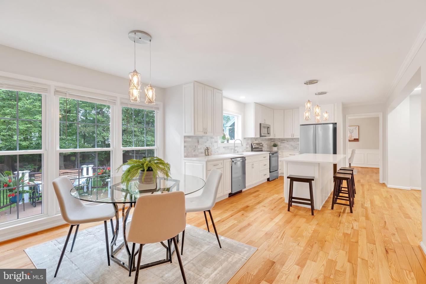 8106 OAK HOLLOW CT, FAIRFAX STATION, Virginia 22039, 5 Bedrooms Bedrooms, ,3 BathroomsBathrooms,Residential,For sale,8106 OAK HOLLOW CT,VAFX2263560 MLS # VAFX2263560