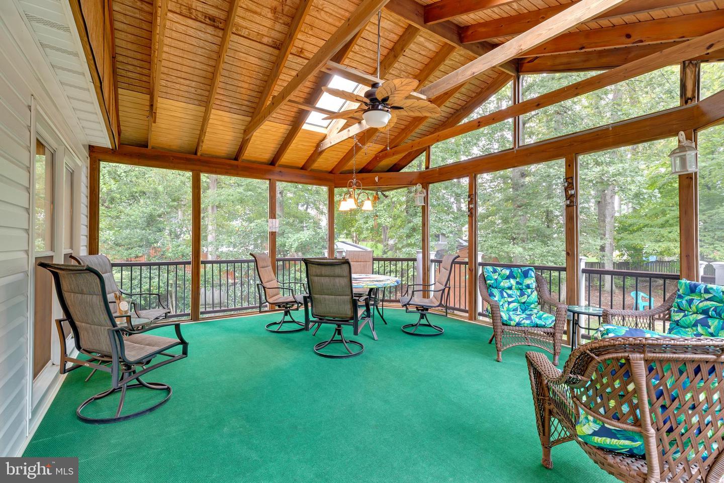8106 OAK HOLLOW CT, FAIRFAX STATION, Virginia 22039, 5 Bedrooms Bedrooms, ,3 BathroomsBathrooms,Residential,For sale,8106 OAK HOLLOW CT,VAFX2263560 MLS # VAFX2263560