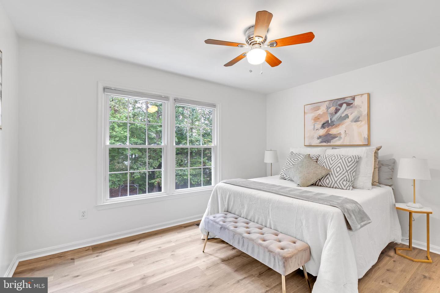 8106 OAK HOLLOW CT, FAIRFAX STATION, Virginia 22039, 5 Bedrooms Bedrooms, ,3 BathroomsBathrooms,Residential,For sale,8106 OAK HOLLOW CT,VAFX2263560 MLS # VAFX2263560