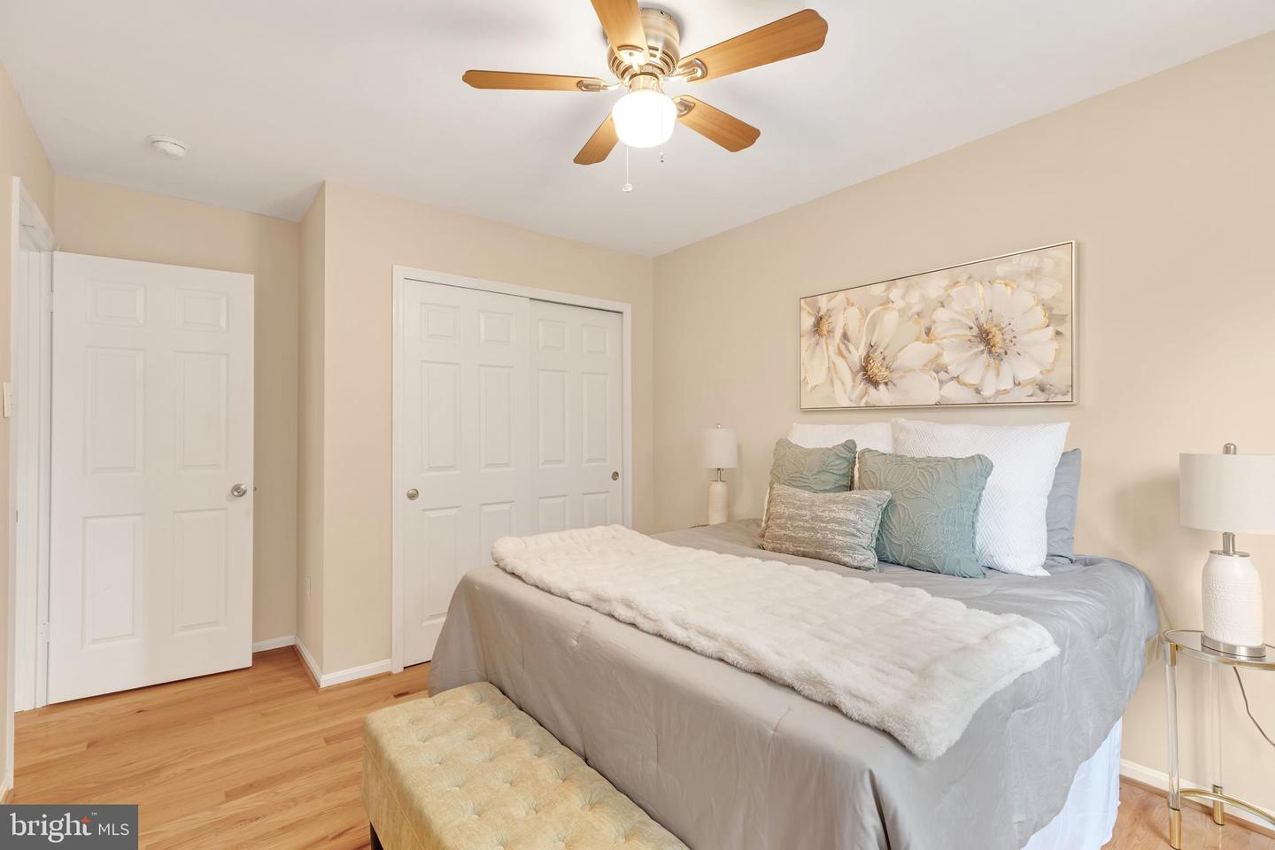 8106 OAK HOLLOW CT, FAIRFAX STATION, Virginia 22039, 5 Bedrooms Bedrooms, ,3 BathroomsBathrooms,Residential,For sale,8106 OAK HOLLOW CT,VAFX2263560 MLS # VAFX2263560