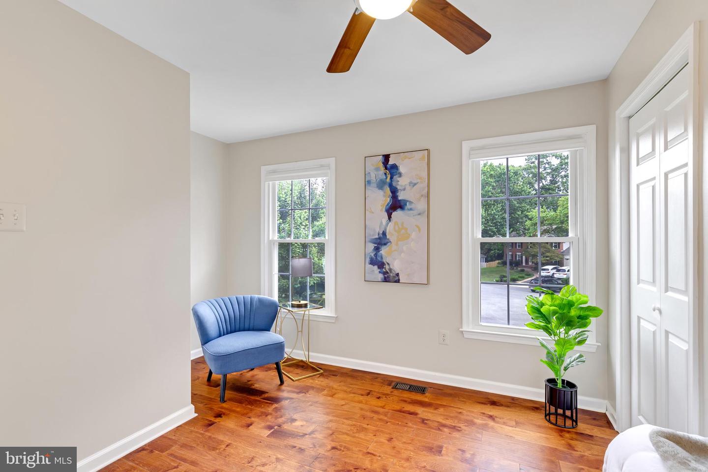 8106 OAK HOLLOW CT, FAIRFAX STATION, Virginia 22039, 5 Bedrooms Bedrooms, ,3 BathroomsBathrooms,Residential,For sale,8106 OAK HOLLOW CT,VAFX2263560 MLS # VAFX2263560