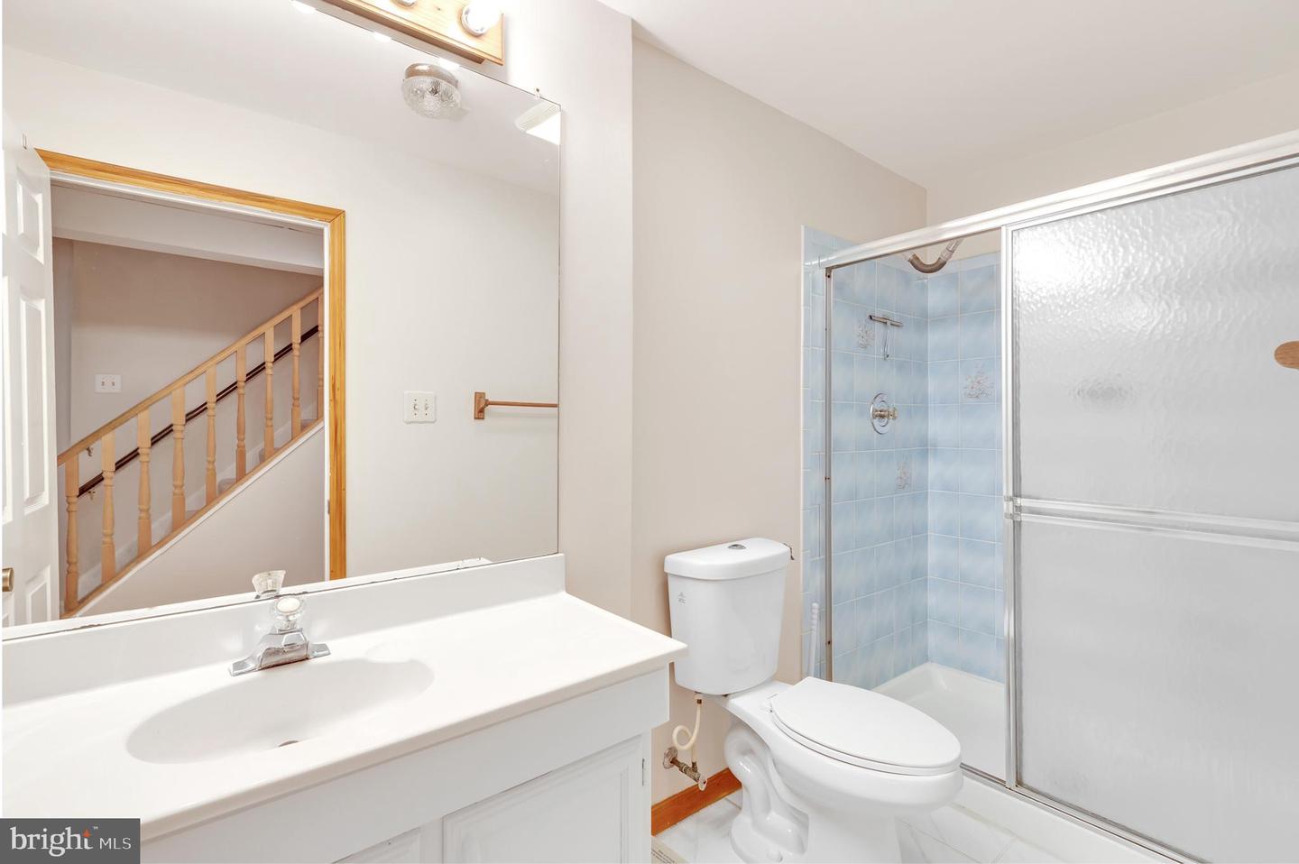 8106 OAK HOLLOW CT, FAIRFAX STATION, Virginia 22039, 5 Bedrooms Bedrooms, ,3 BathroomsBathrooms,Residential,For sale,8106 OAK HOLLOW CT,VAFX2263560 MLS # VAFX2263560