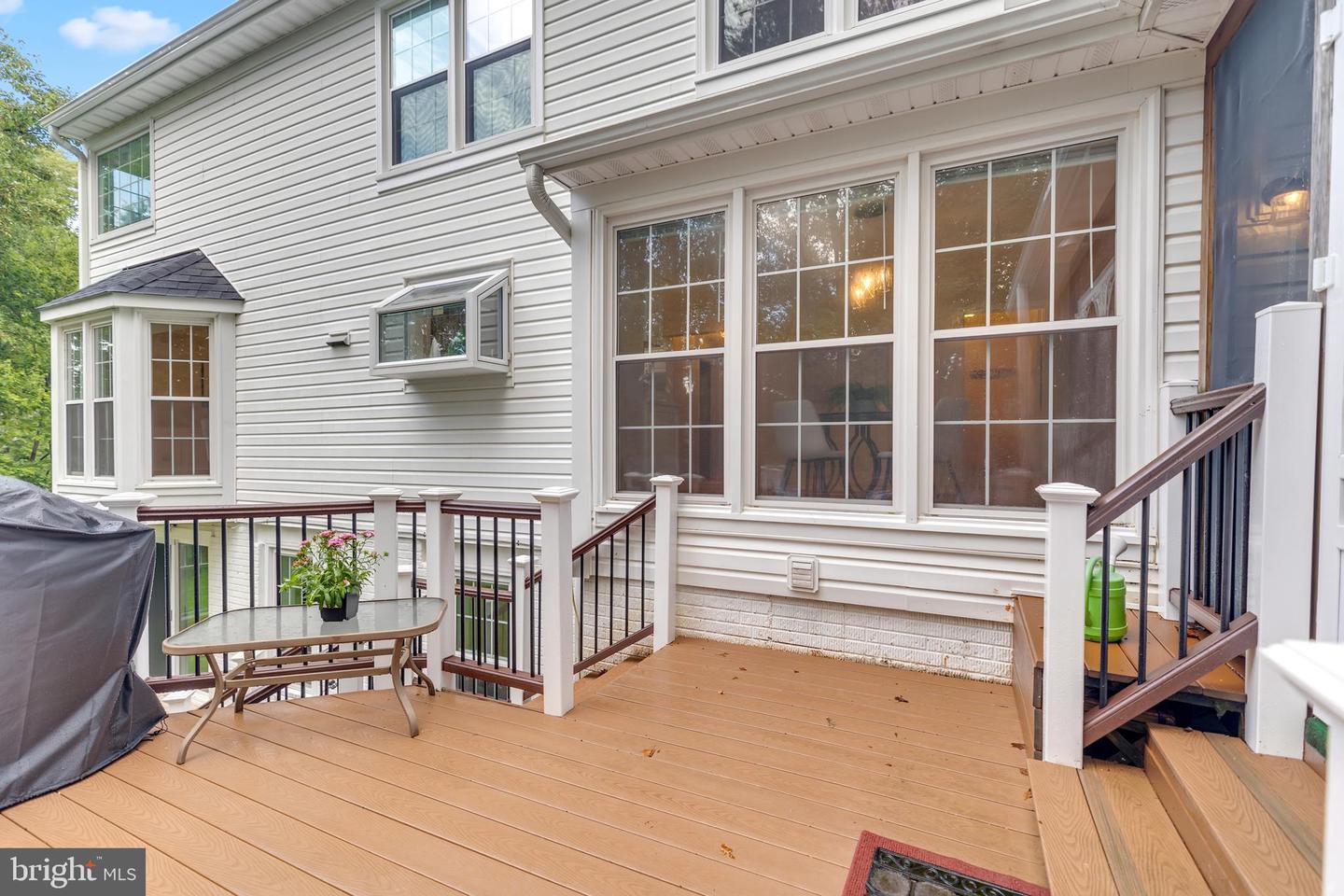 8106 OAK HOLLOW CT, FAIRFAX STATION, Virginia 22039, 5 Bedrooms Bedrooms, ,3 BathroomsBathrooms,Residential,For sale,8106 OAK HOLLOW CT,VAFX2263560 MLS # VAFX2263560