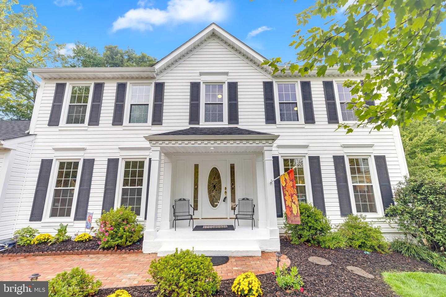 8106 OAK HOLLOW CT, FAIRFAX STATION, Virginia 22039, 5 Bedrooms Bedrooms, ,3 BathroomsBathrooms,Residential,For sale,8106 OAK HOLLOW CT,VAFX2263560 MLS # VAFX2263560
