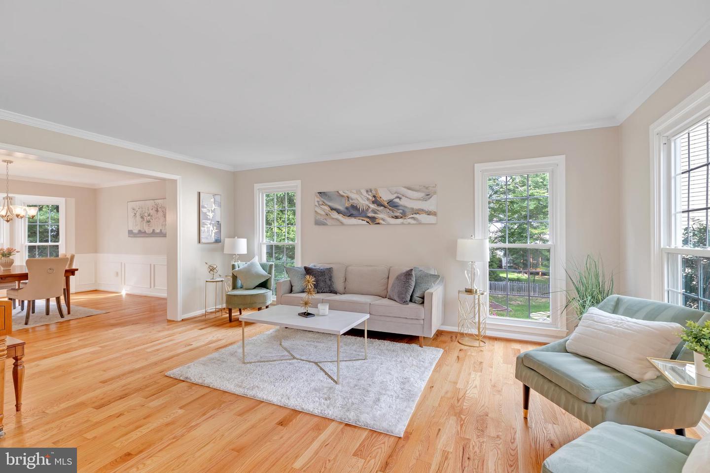 8106 OAK HOLLOW CT, FAIRFAX STATION, Virginia 22039, 5 Bedrooms Bedrooms, ,3 BathroomsBathrooms,Residential,For sale,8106 OAK HOLLOW CT,VAFX2263560 MLS # VAFX2263560