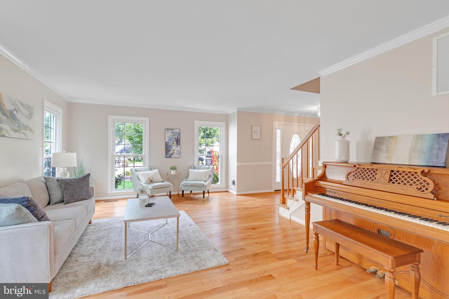 8106 OAK HOLLOW CT, FAIRFAX STATION, Virginia 22039, 5 Bedrooms Bedrooms, ,3 BathroomsBathrooms,Residential,For sale,8106 OAK HOLLOW CT,VAFX2263560 MLS # VAFX2263560