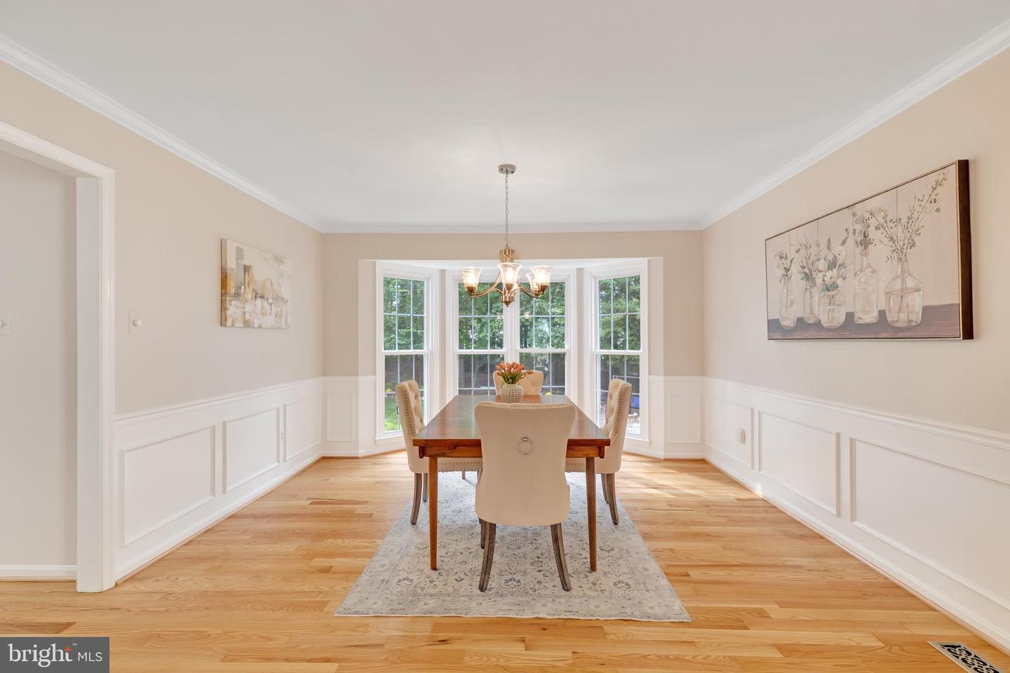 8106 OAK HOLLOW CT, FAIRFAX STATION, Virginia 22039, 5 Bedrooms Bedrooms, ,3 BathroomsBathrooms,Residential,For sale,8106 OAK HOLLOW CT,VAFX2263560 MLS # VAFX2263560
