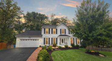 8106 OAK HOLLOW CT, FAIRFAX STATION, Virginia 22039, 5 Bedrooms Bedrooms, ,3 BathroomsBathrooms,Residential,For sale,8106 OAK HOLLOW CT,VAFX2263560 MLS # VAFX2263560