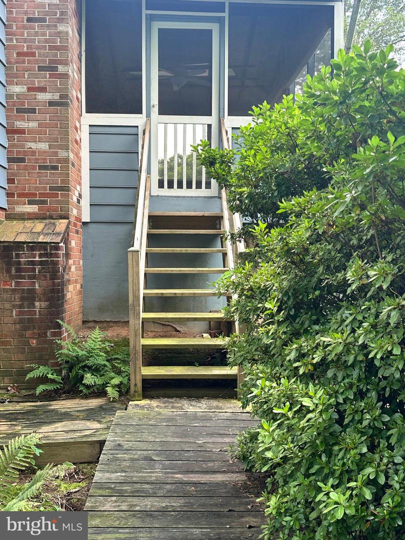 7374 ROXBURY AVE, MANASSAS, Virginia 20109, 4 Bedrooms Bedrooms, 8 Rooms Rooms,3 BathroomsBathrooms,Residential,For sale,7374 ROXBURY AVE,VAPW2102884 MLS # VAPW2102884