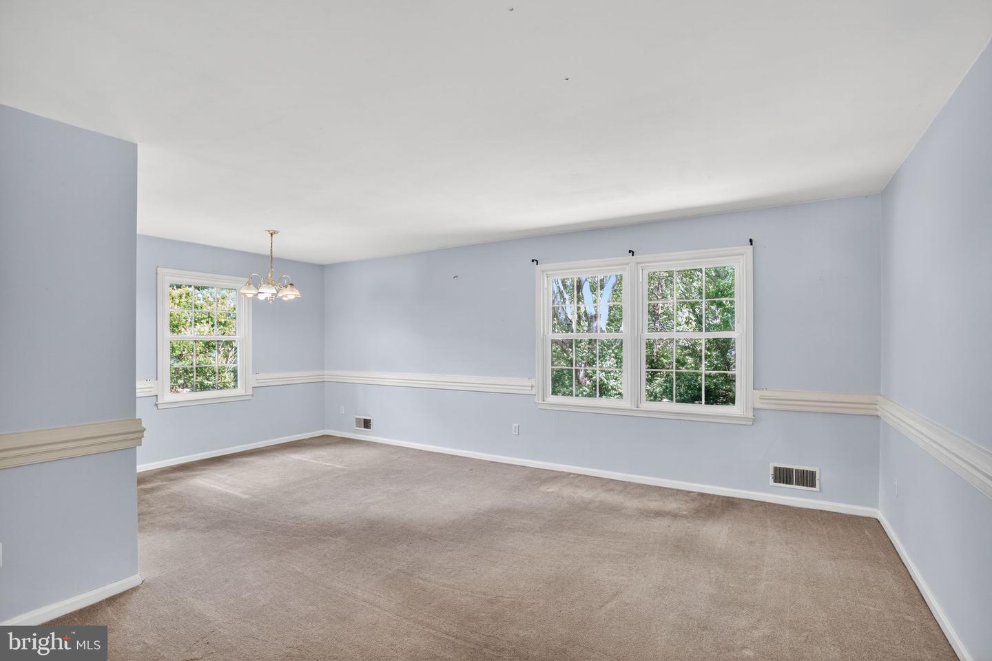 7374 ROXBURY AVE, MANASSAS, Virginia 20109, 4 Bedrooms Bedrooms, 8 Rooms Rooms,3 BathroomsBathrooms,Residential,For sale,7374 ROXBURY AVE,VAPW2102884 MLS # VAPW2102884