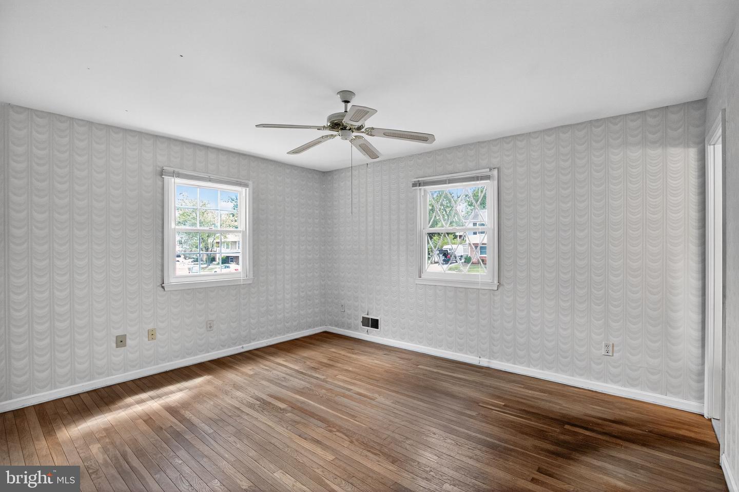 7374 ROXBURY AVE, MANASSAS, Virginia 20109, 4 Bedrooms Bedrooms, 8 Rooms Rooms,3 BathroomsBathrooms,Residential,For sale,7374 ROXBURY AVE,VAPW2102884 MLS # VAPW2102884