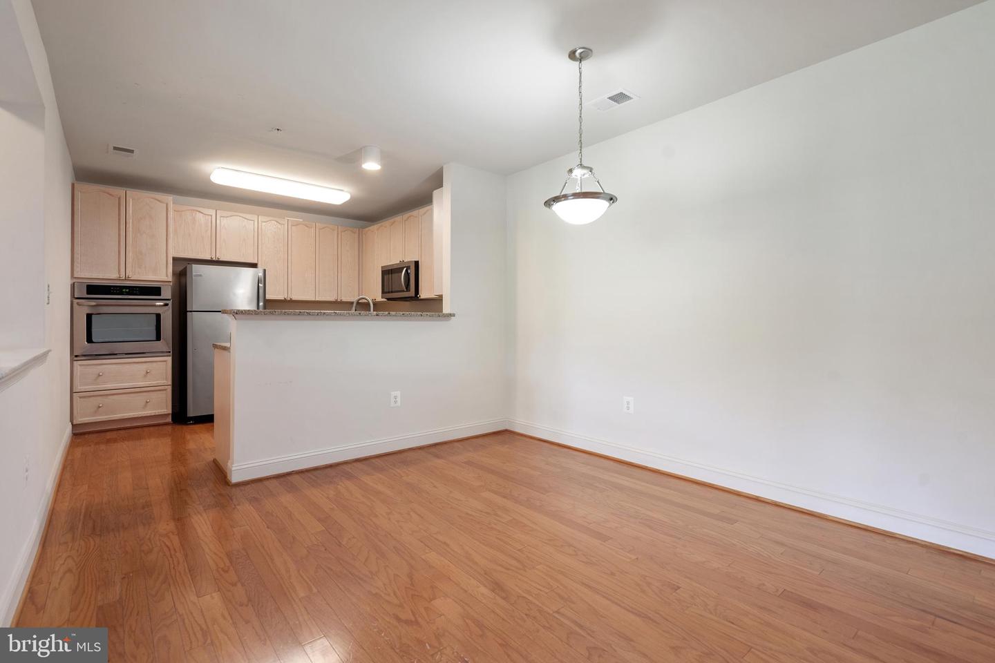 6704 HOLLY FARM LN #UNIT 109, WARRENTON, Virginia 20187, 2 Bedrooms Bedrooms, ,2 BathroomsBathrooms,Residential,For sale,6704 HOLLY FARM LN #UNIT 109,VAFQ2018114 MLS # VAFQ2018114