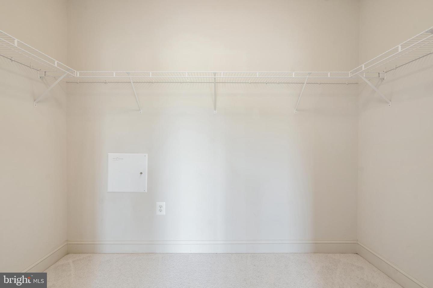 6704 HOLLY FARM LN #UNIT 109, WARRENTON, Virginia 20187, 2 Bedrooms Bedrooms, ,2 BathroomsBathrooms,Residential,For sale,6704 HOLLY FARM LN #UNIT 109,VAFQ2018114 MLS # VAFQ2018114