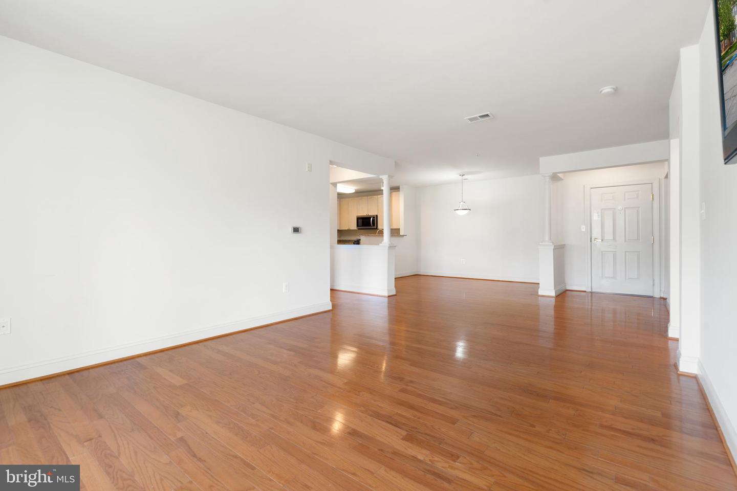 6704 HOLLY FARM LN #UNIT 109, WARRENTON, Virginia 20187, 2 Bedrooms Bedrooms, ,2 BathroomsBathrooms,Residential,For sale,6704 HOLLY FARM LN #UNIT 109,VAFQ2018114 MLS # VAFQ2018114