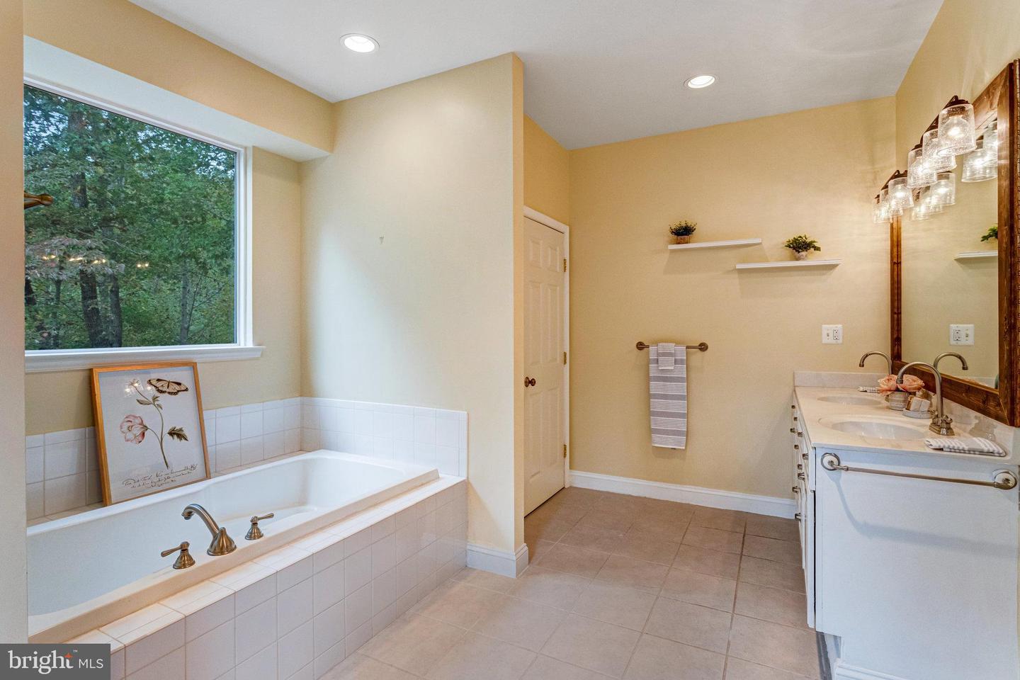 5536 KEYSER RD, HUME, Virginia 22639, 4 Bedrooms Bedrooms, 15 Rooms Rooms,3 BathroomsBathrooms,Residential,For sale,5536 KEYSER RD,VAFQ2018126 MLS # VAFQ2018126