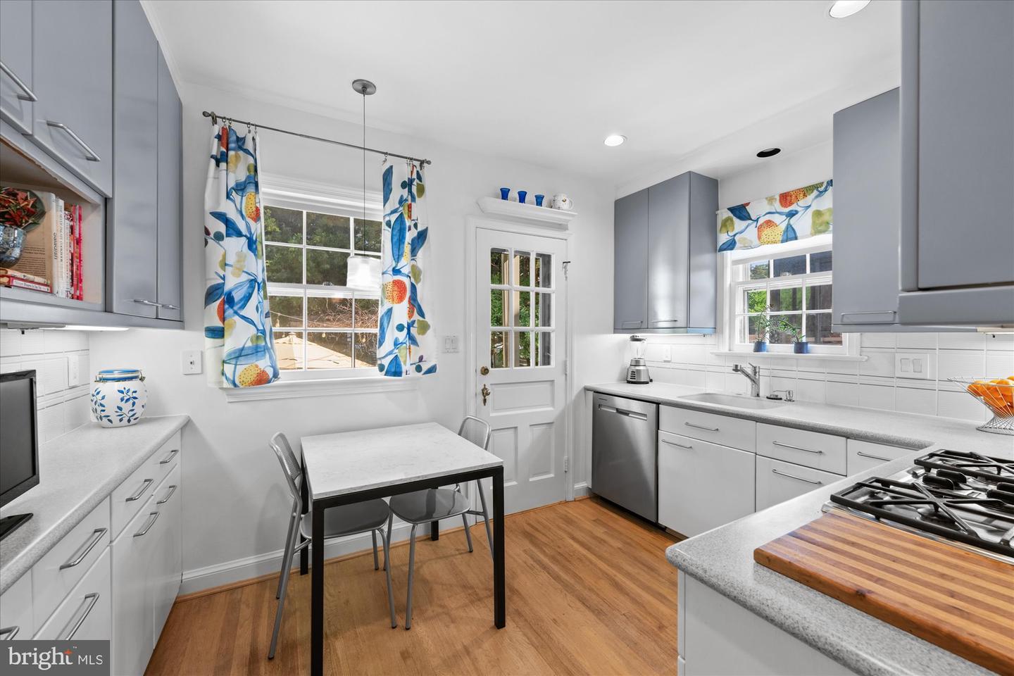 4337 VERPLANCK PL NW, WASHINGTON, District Of Columbia 20016, 3 Bedrooms Bedrooms, ,3 BathroomsBathrooms,Residential,For sale,4337 VERPLANCK PL NW,DCDC2217580 MLS # DCDC2217580