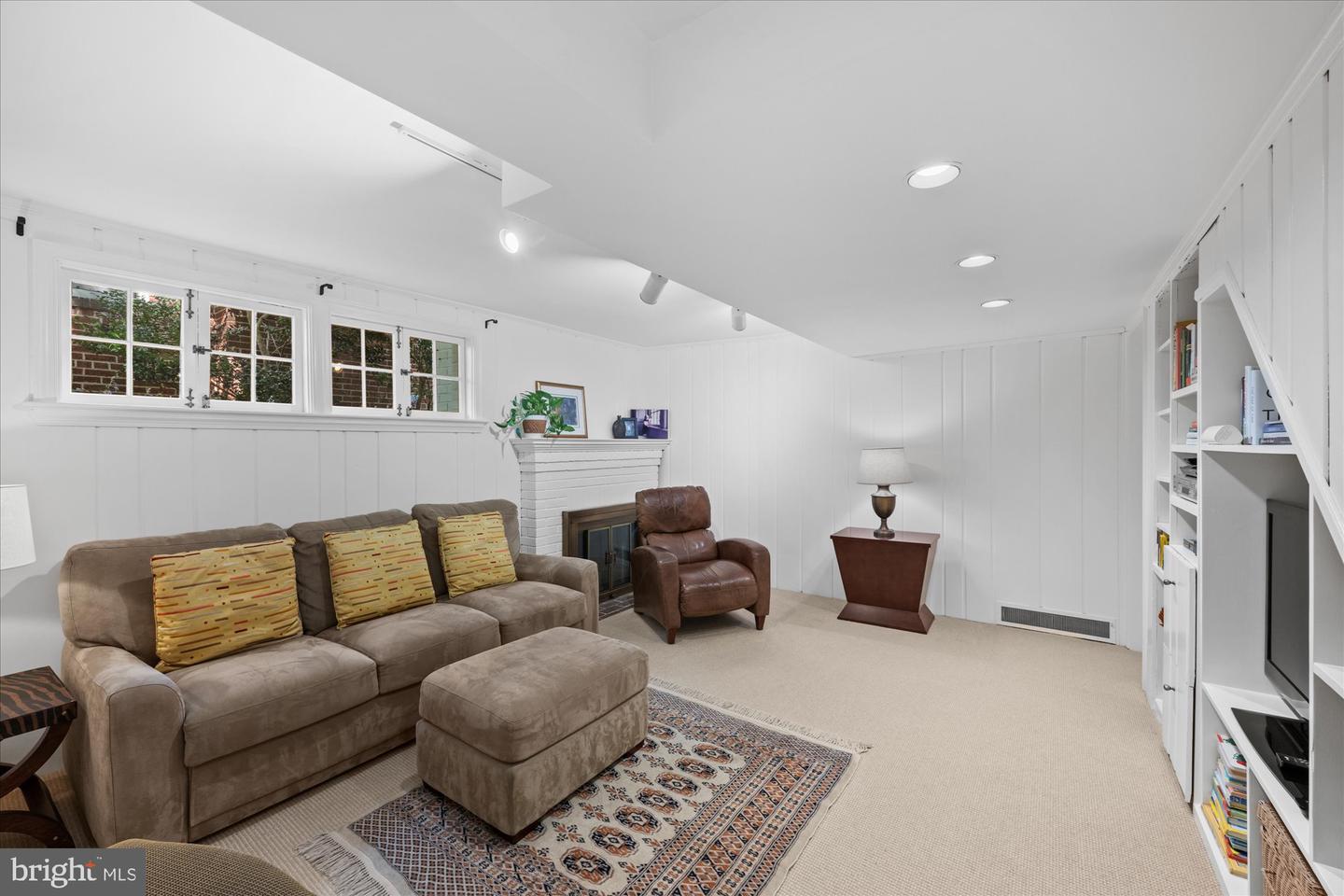 4337 VERPLANCK PL NW, WASHINGTON, District Of Columbia 20016, 3 Bedrooms Bedrooms, ,3 BathroomsBathrooms,Residential,For sale,4337 VERPLANCK PL NW,DCDC2217580 MLS # DCDC2217580