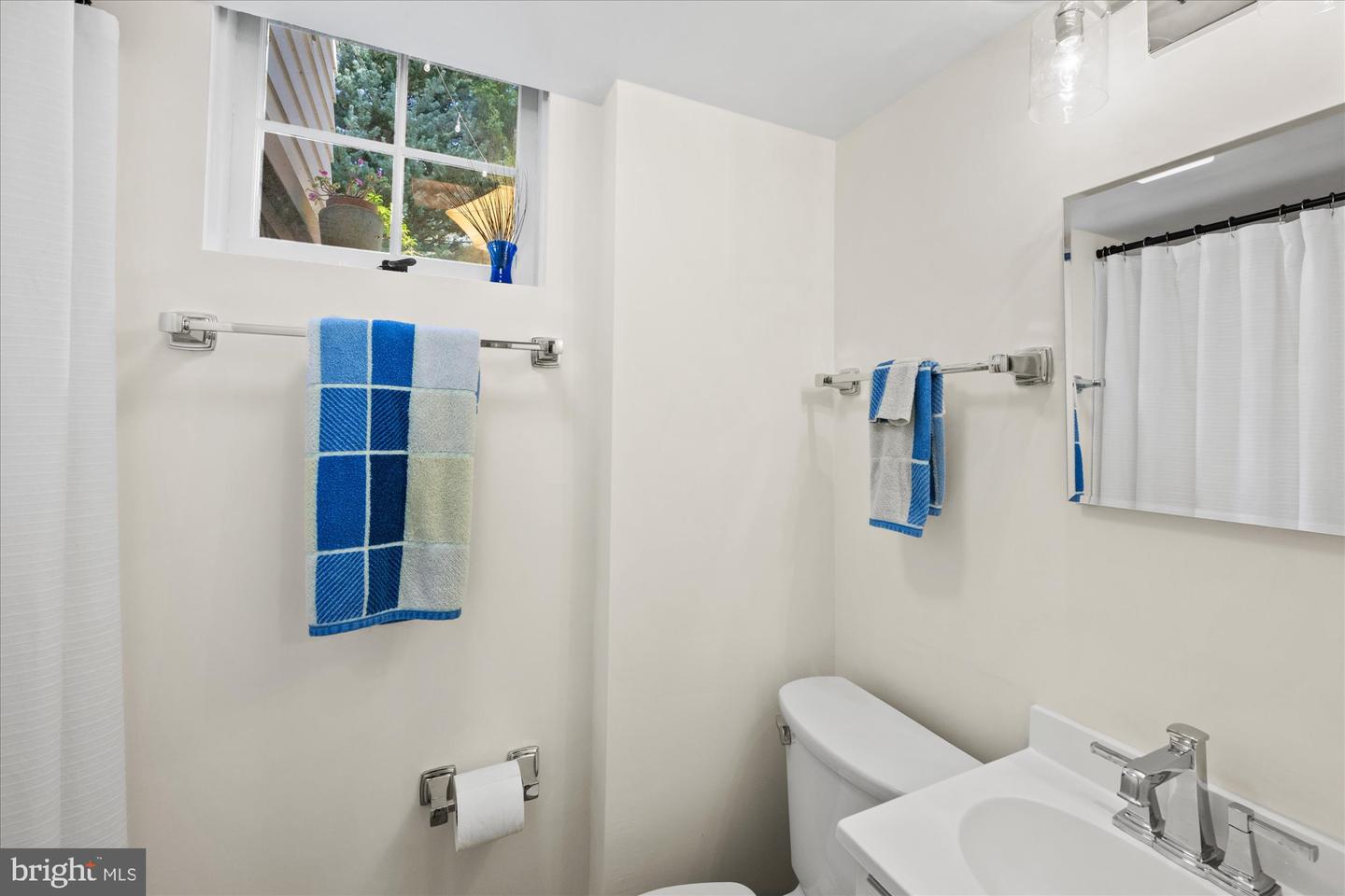 4337 VERPLANCK PL NW, WASHINGTON, District Of Columbia 20016, 3 Bedrooms Bedrooms, ,3 BathroomsBathrooms,Residential,For sale,4337 VERPLANCK PL NW,DCDC2217580 MLS # DCDC2217580