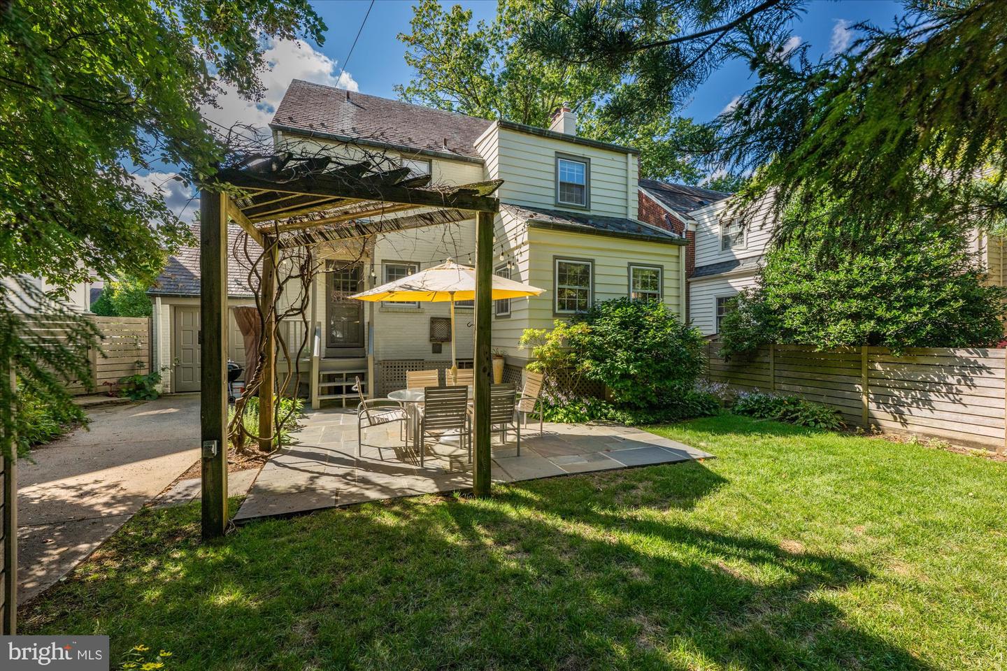 4337 VERPLANCK PL NW, WASHINGTON, District Of Columbia 20016, 3 Bedrooms Bedrooms, ,3 BathroomsBathrooms,Residential,For sale,4337 VERPLANCK PL NW,DCDC2217580 MLS # DCDC2217580