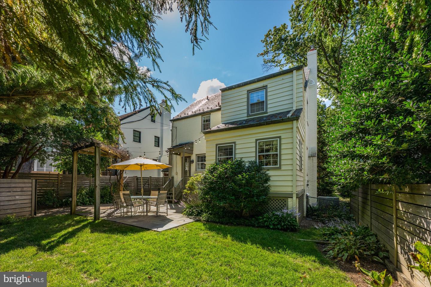 4337 VERPLANCK PL NW, WASHINGTON, District Of Columbia 20016, 3 Bedrooms Bedrooms, ,3 BathroomsBathrooms,Residential,For sale,4337 VERPLANCK PL NW,DCDC2217580 MLS # DCDC2217580