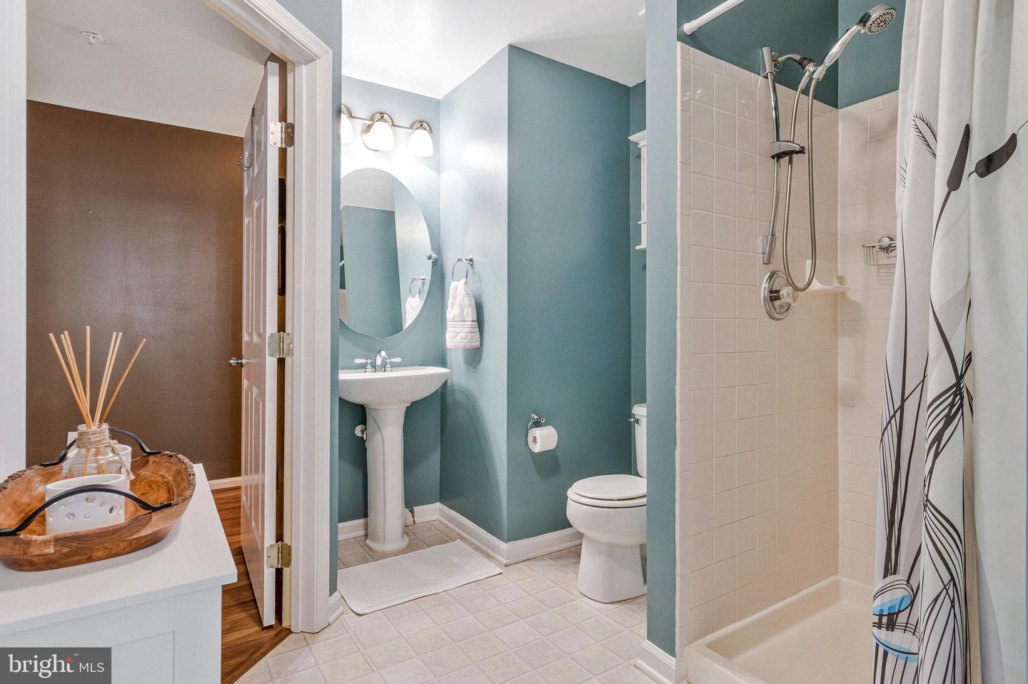 7525-C SNOWPEA CT #87, ALEXANDRIA, Virginia 22306, 2 Bedrooms Bedrooms, ,2 BathroomsBathrooms,Residential,For sale,7525-C SNOWPEA CT #87,VAFX2264450 MLS # VAFX2264450