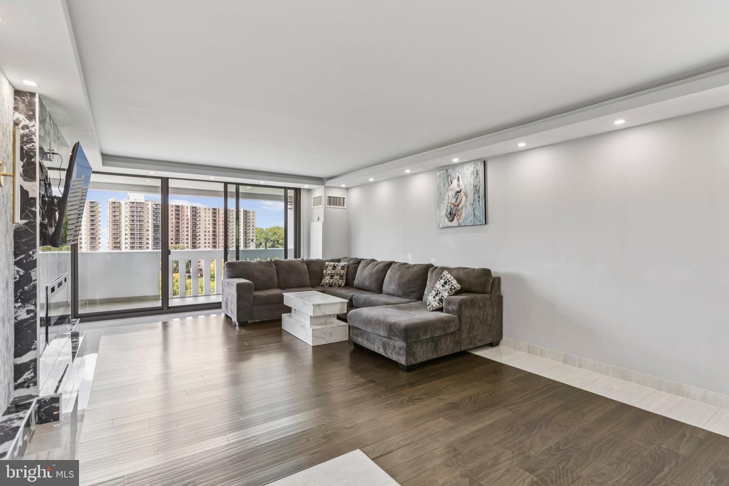 6101 EDSALL RD #1502, ALEXANDRIA, Virginia 22304, 2 Bedrooms Bedrooms, ,2 BathroomsBathrooms,Residential,For sale,6101 EDSALL RD #1502,VAAX2049224 MLS # VAAX2049224