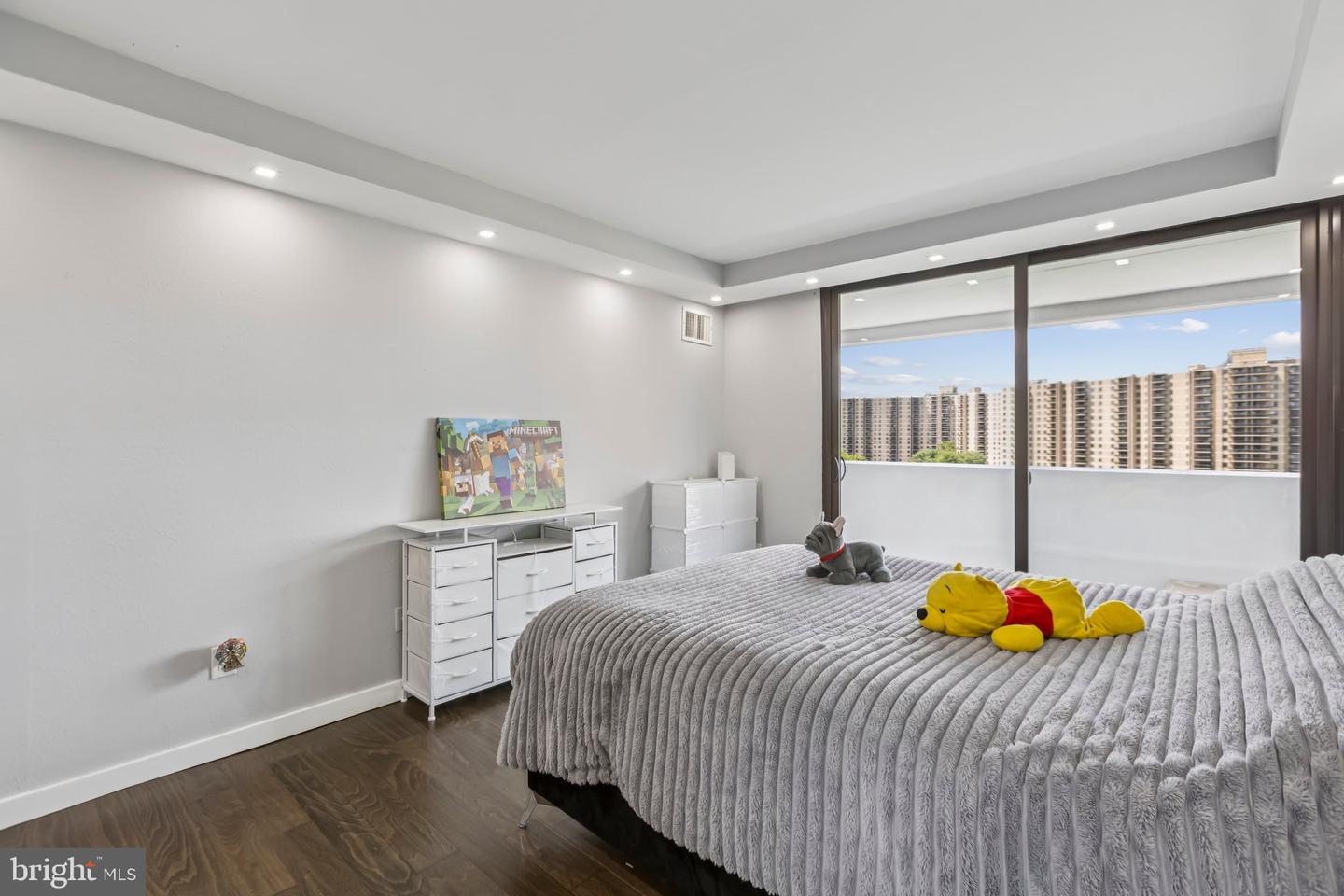 6101 EDSALL RD #1502, ALEXANDRIA, Virginia 22304, 2 Bedrooms Bedrooms, ,2 BathroomsBathrooms,Residential,For sale,6101 EDSALL RD #1502,VAAX2049224 MLS # VAAX2049224