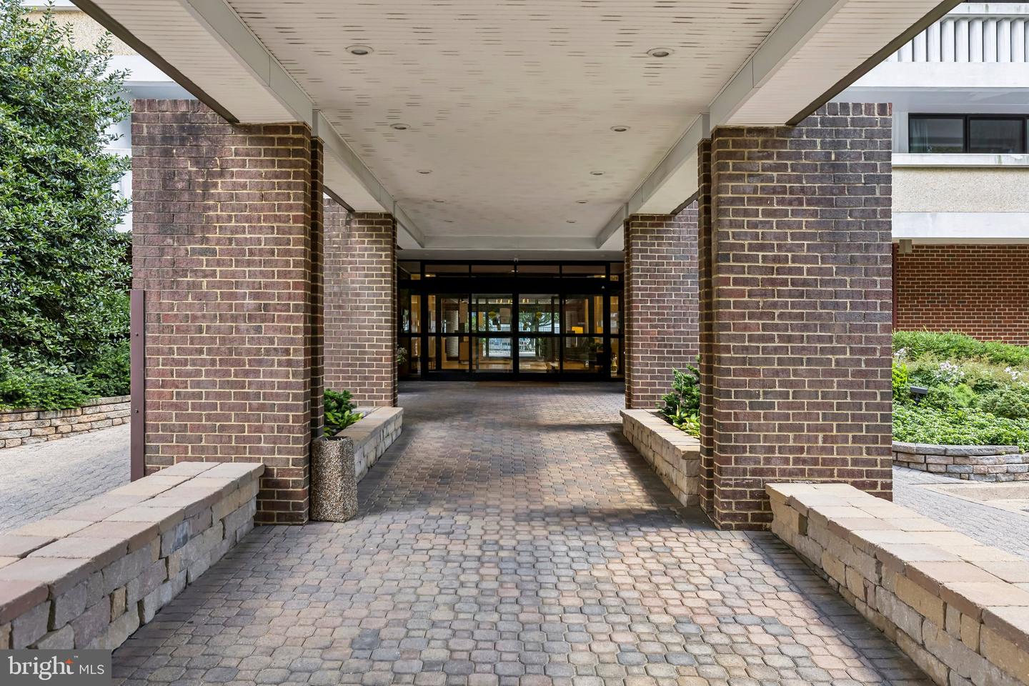 6101 EDSALL RD #1502, ALEXANDRIA, Virginia 22304, 2 Bedrooms Bedrooms, ,2 BathroomsBathrooms,Residential,For sale,6101 EDSALL RD #1502,VAAX2049224 MLS # VAAX2049224