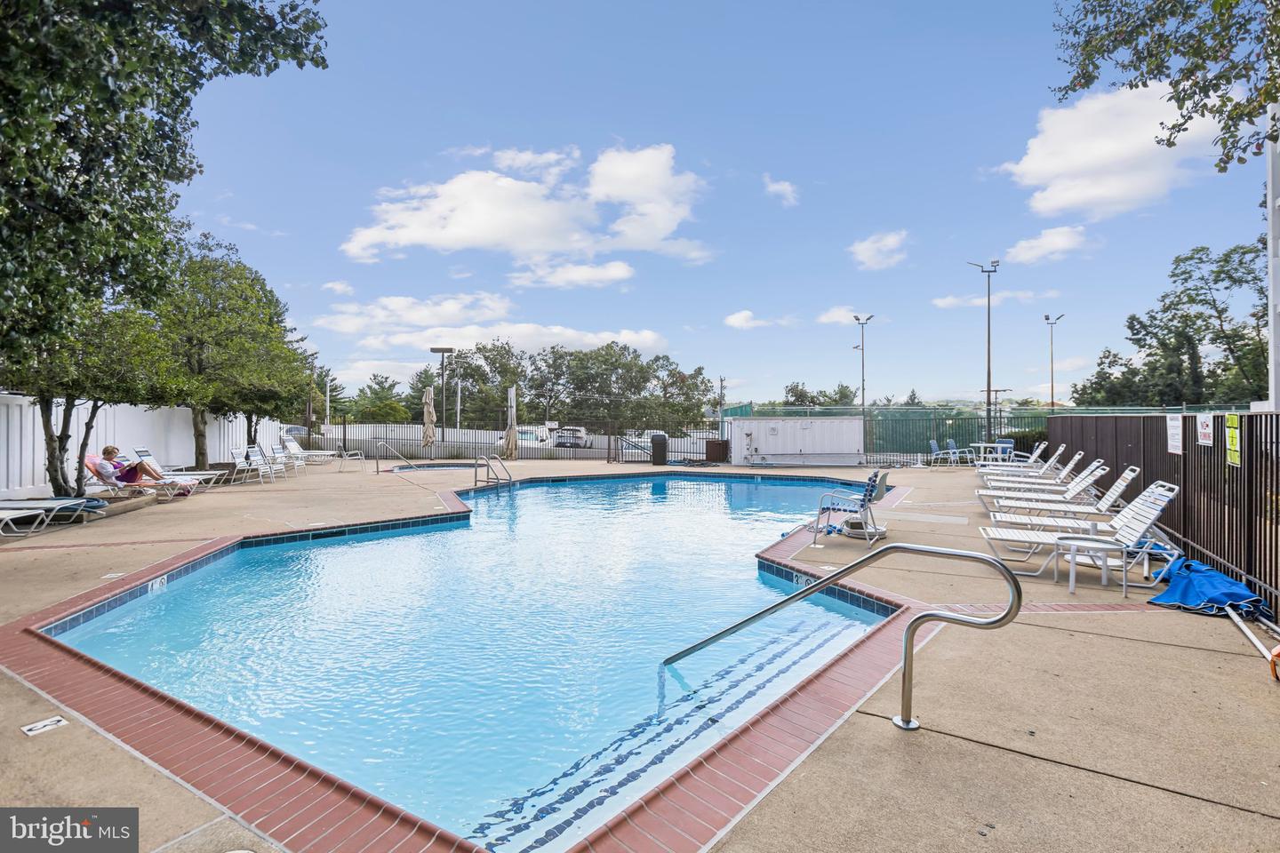 6101 EDSALL RD #1502, ALEXANDRIA, Virginia 22304, 2 Bedrooms Bedrooms, ,2 BathroomsBathrooms,Residential,For sale,6101 EDSALL RD #1502,VAAX2049224 MLS # VAAX2049224
